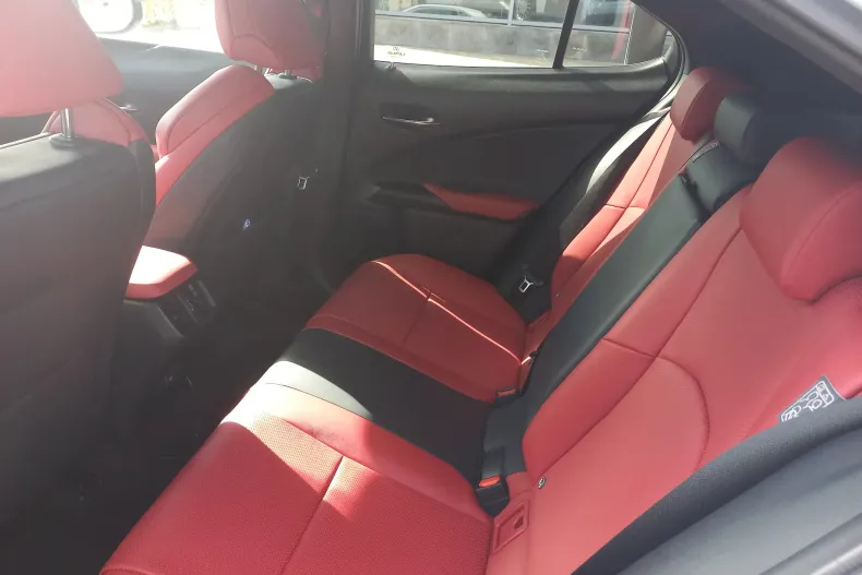 Lexus UX din 2022 cu 22.020 km - oferta LEX130072 - foto 12