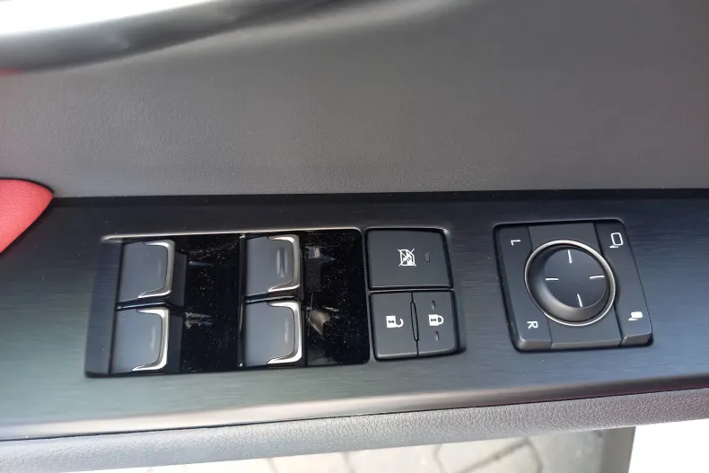 Lexus UX din 2022 cu 22.020 km - oferta LEX130072 - foto 13