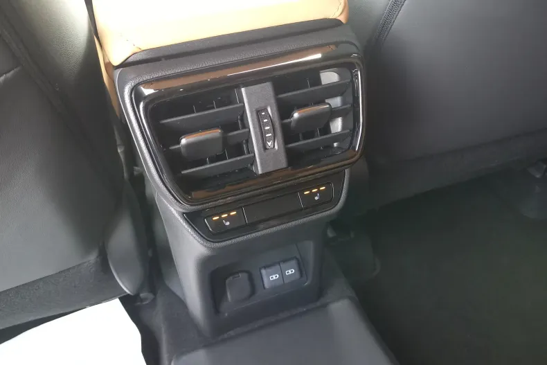 Lexus Seria NX din 2024 cu 5.077 km - oferta LEX130074 - foto 17