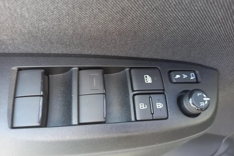 Toyota Yaris Cross din 2024 cu 4.650 km - oferta TOY130075 - foto 11