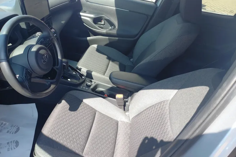 Toyota Yaris Cross din 2024 cu 4.650 km - oferta TOY130075 - foto 13