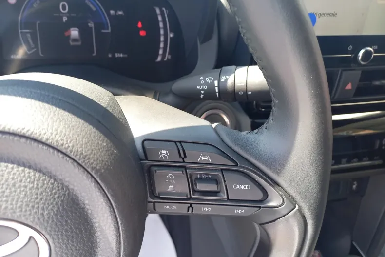 Toyota Yaris Cross din 2024 cu 4.650 km - oferta TOY130075 - foto 19