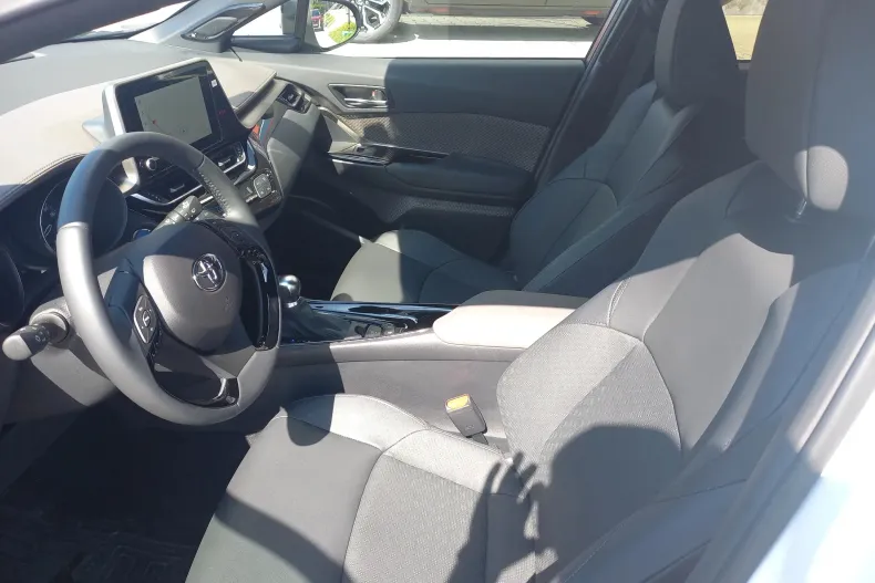 Toyota C-HR din 2023 cu 612 km - oferta TOY130076 - foto 11