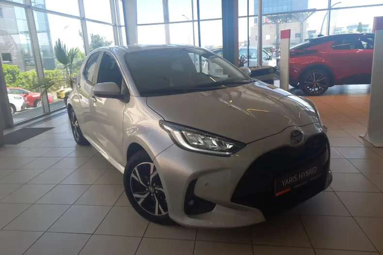 Toyota Yaris din 2024 cu 3.100 km - oferta TOY130078 - foto 1