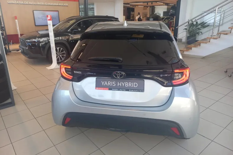 Toyota Yaris din 2024 cu 3.100 km - oferta TOY130078 - foto 4