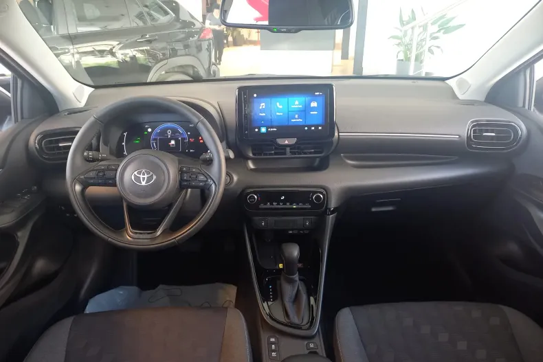 Toyota Yaris din 2024 cu 3.100 km - oferta TOY130078 - foto 11