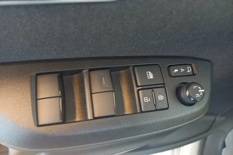 Toyota Yaris din 2024 cu 3.100 km - oferta TOY130078 - foto 14