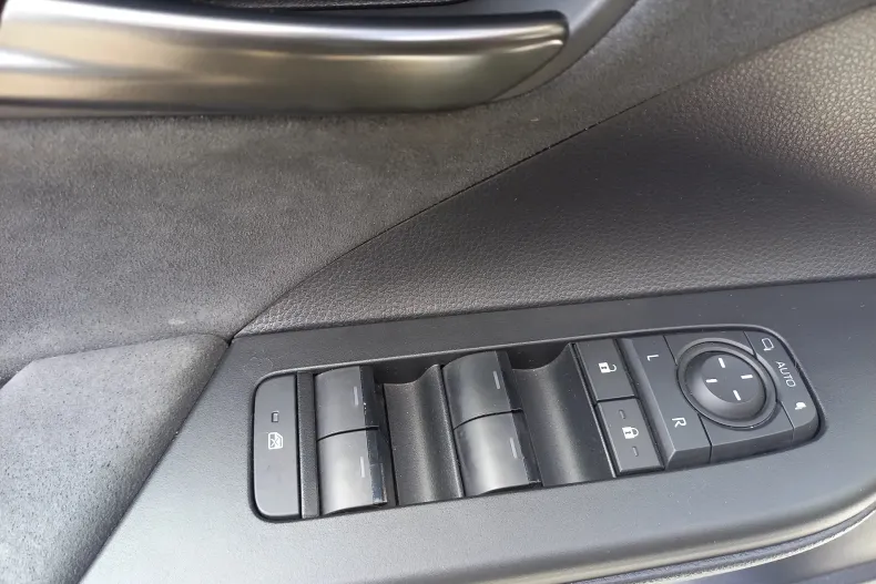 Toyota C-HR din 2024 cu 18.900 km - oferta TOY130080 - foto 16