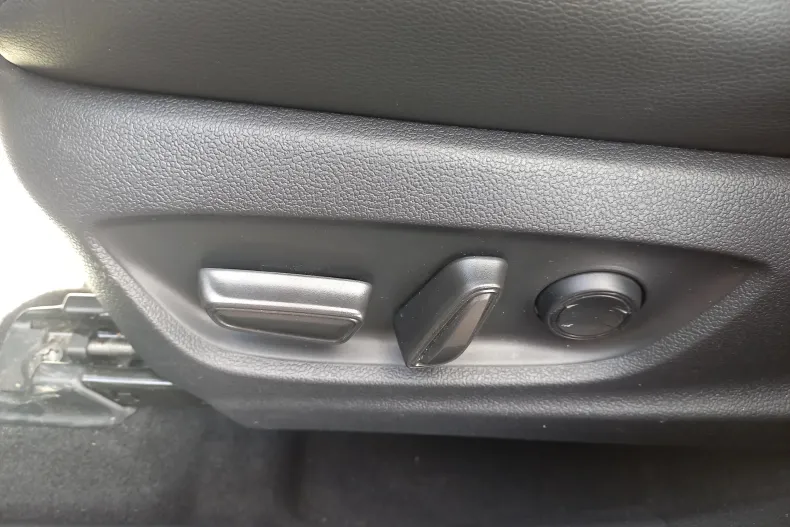 Toyota C-HR din 2024 cu 18.900 km - oferta TOY130080 - foto 19