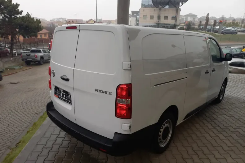 Toyota Proace din 2024 cu 7 km - oferta TOY130084 - foto 4