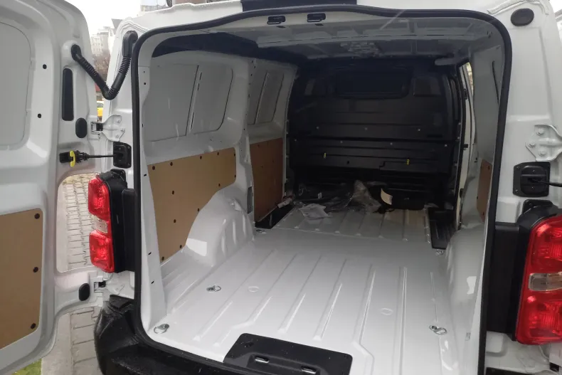 Toyota Proace din 2024 cu 7 km - oferta TOY130084 - foto 7