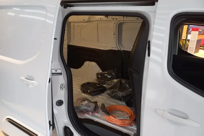 Toyota Proace din 2024 cu 4 km - oferta TOY130086 - foto 5