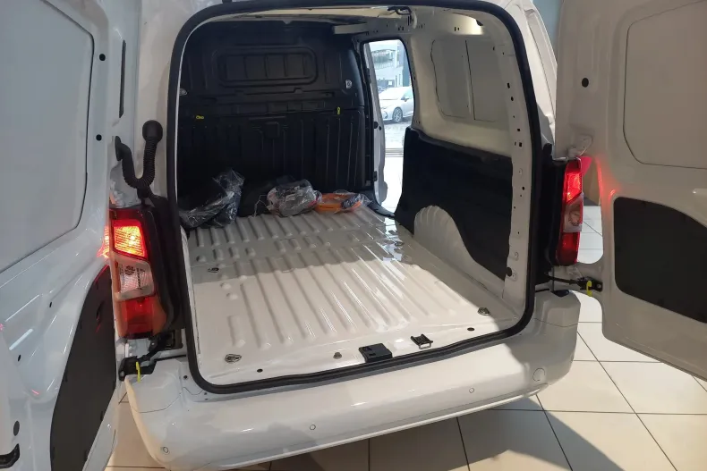 Toyota Proace din 2024 cu 4 km - oferta TOY130086 - foto 6