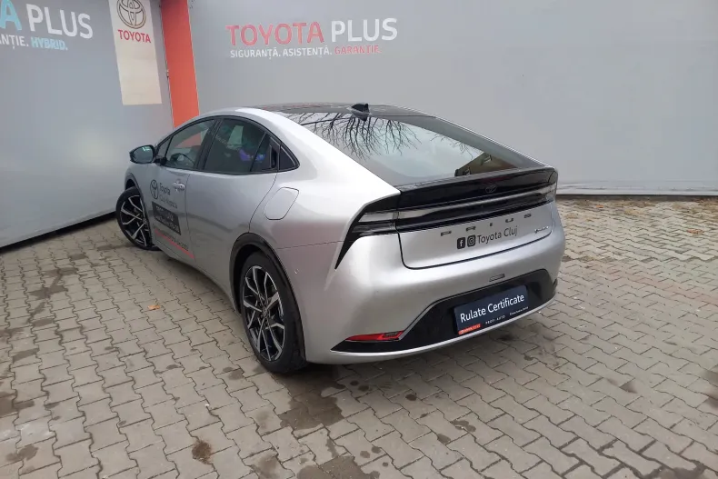 Toyota Prius din 2023 cu 10.450 km - oferta TOY130087 - foto 3