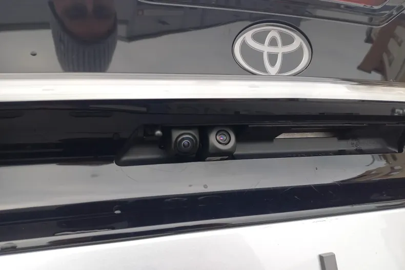 Toyota Prius din 2023 cu 10.450 km - oferta TOY130087 - foto 5