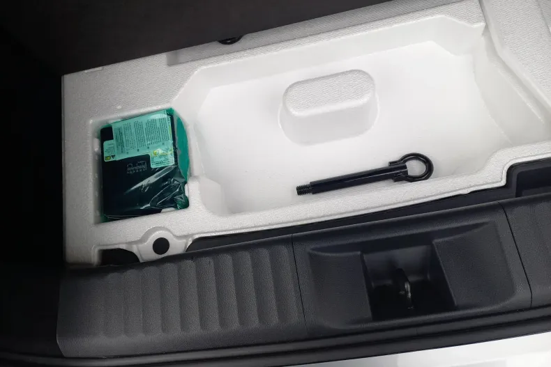 Toyota Prius din 2023 cu 10.450 km - oferta TOY130087 - foto 9