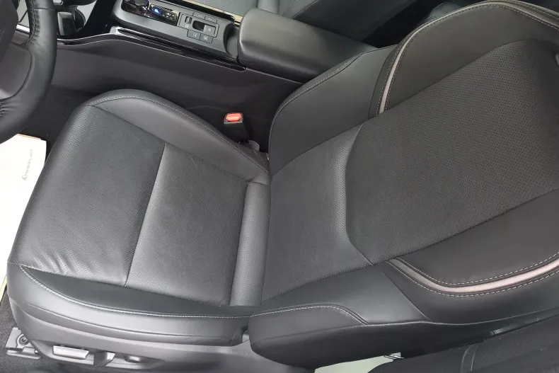 Toyota Prius din 2023 cu 10.450 km - oferta TOY130087 - foto 13