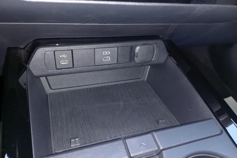 Toyota Prius din 2023 cu 10.450 km - oferta TOY130087 - foto 28