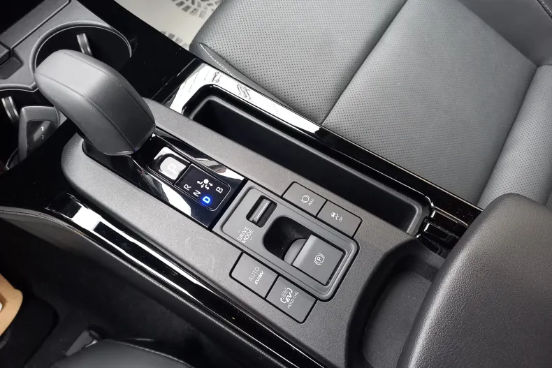 Toyota Prius din 2023 cu 10.450 km - oferta TOY130087 - foto 29