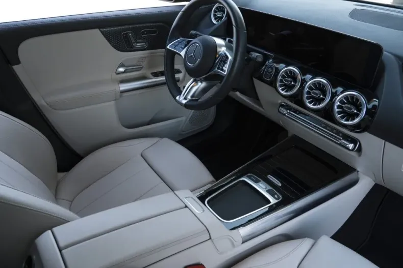 Mercedes-Benz GLA din 2025 cu 8.550 km - oferta MER130094 - foto 11