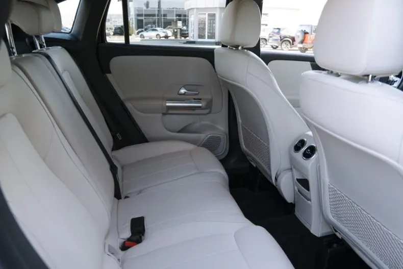 Mercedes-Benz GLA din 2025 cu 8.550 km - oferta MER130094 - foto 15