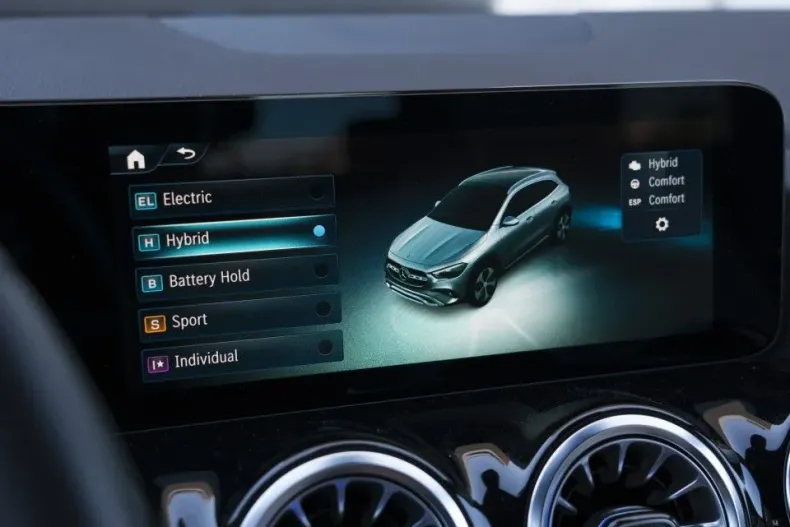 Mercedes-Benz GLA din 2025 cu 8.550 km - oferta MER130094 - foto 26