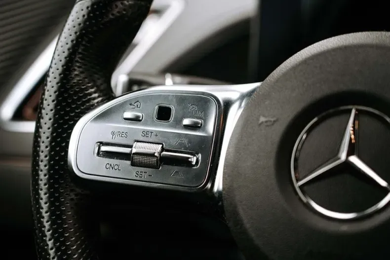 Mercedes-Benz EQC din 2020 cu 61.143 km - oferta MER130126 - foto 12