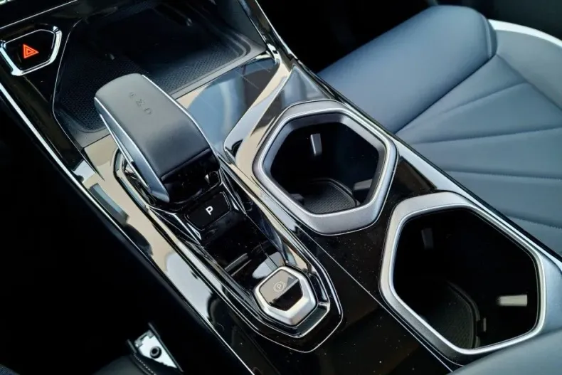 Geely Starray din 2025 cu 1 km - oferta GEE130135 - foto 14