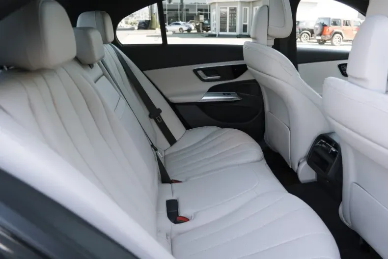 Mercedes-Benz E din 2025 cu 3.000 km - oferta MER130138 - foto 11