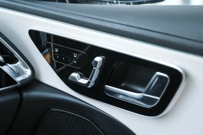 Mercedes-Benz E din 2025 cu 3.000 km - oferta MER130138 - foto 21