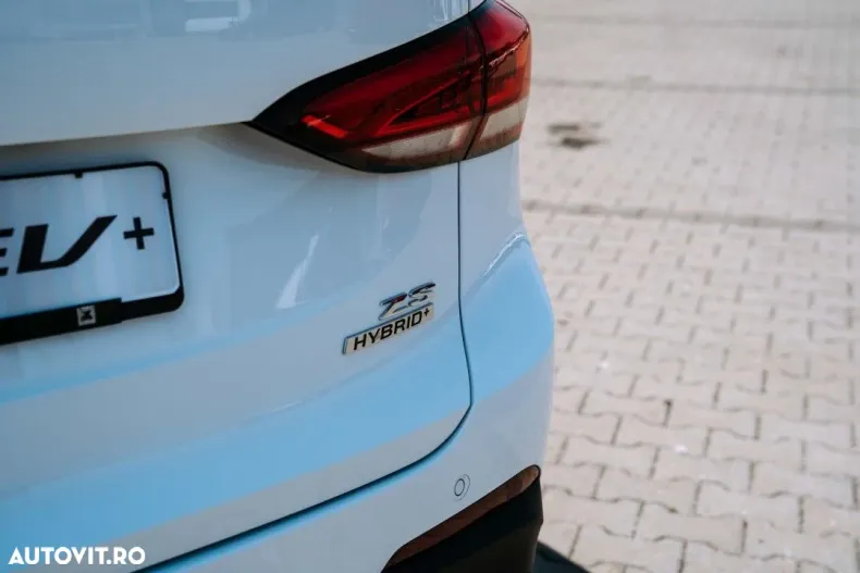 MG ZS HEV din 2025 cu 1 km - oferta MG0130142 - foto 9