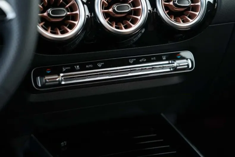 Mercedes-Benz EQA din 2025 cu 100 km - oferta MER130151 - foto 16