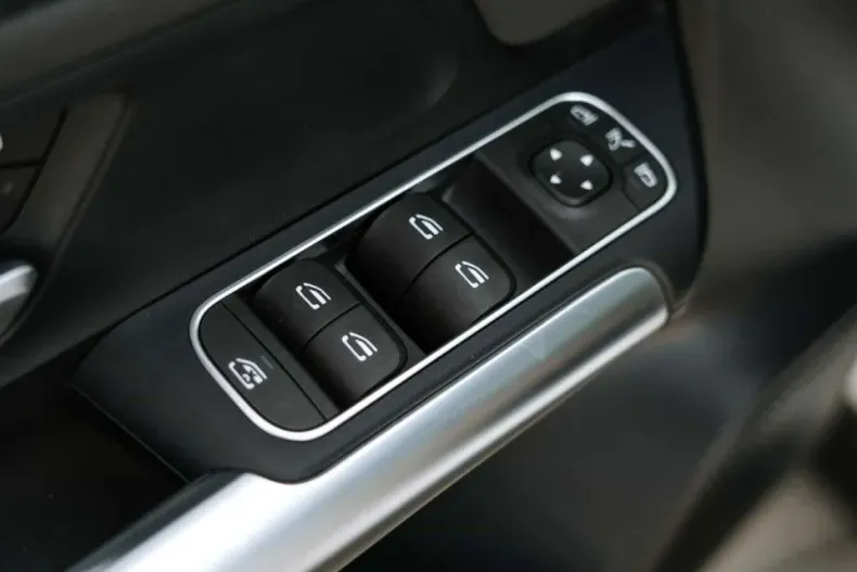 Mercedes-Benz EQA din 2025 cu 100 km - oferta MER130151 - foto 22