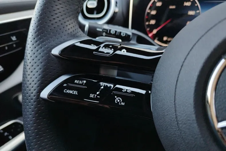 Mercedes-Benz GLC din 2023 cu 8.706 km - oferta MER130159 - foto 24