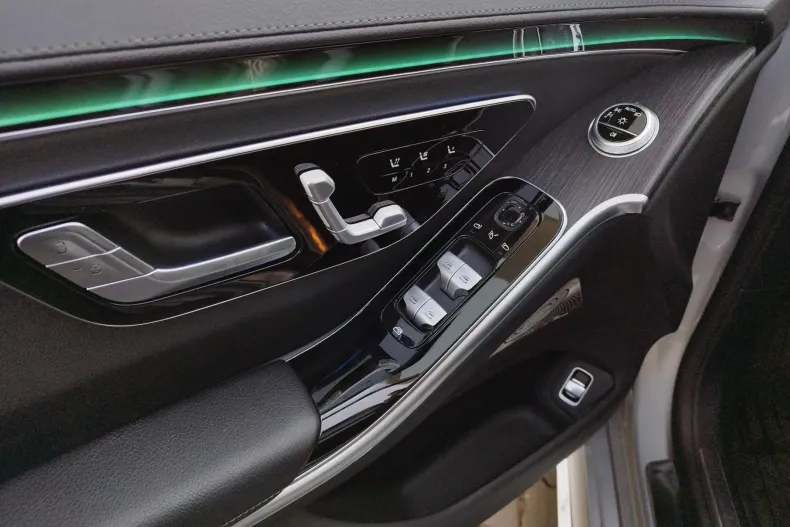 Mercedes-Benz S din 2021 cu 48.045 km - oferta MER130166 - foto 13