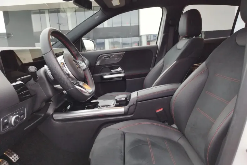 Mercedes-Benz GLA din 2023 cu 12.368 km - oferta MER130172 - foto 11