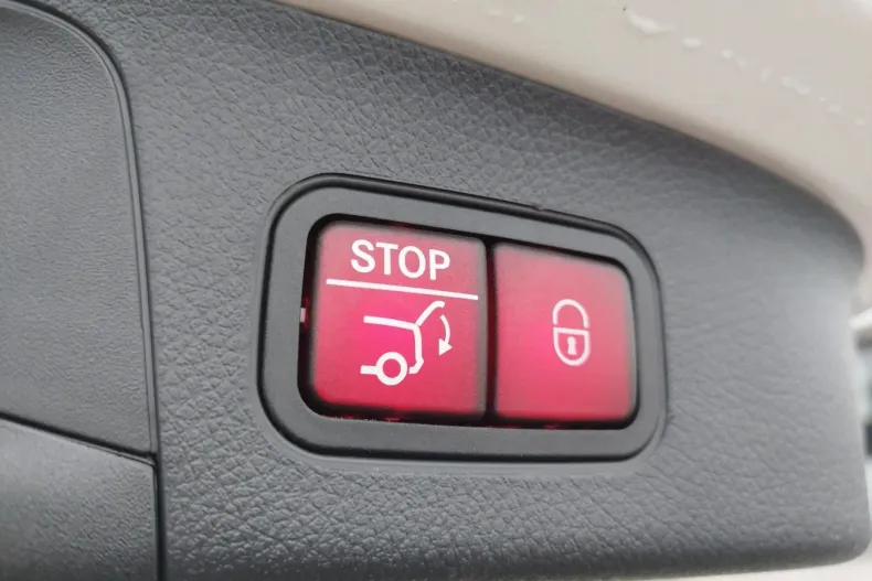 Mercedes-Benz GLA din 2023 cu 12.368 km - oferta MER130172 - foto 15