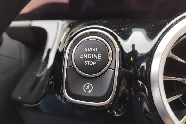 Mercedes-Benz GLA din 2023 cu 12.368 km - oferta MER130172 - foto 16