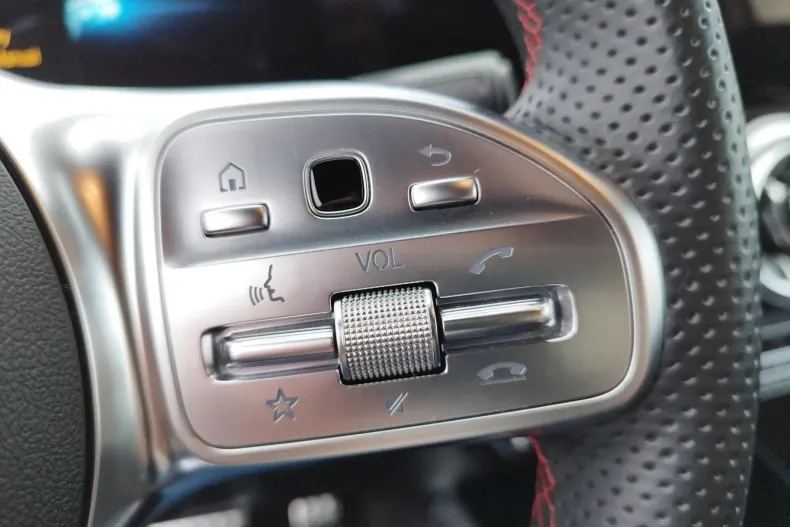 Mercedes-Benz GLA din 2023 cu 12.368 km - oferta MER130172 - foto 17