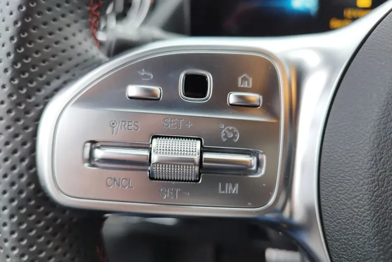 Mercedes-Benz GLA din 2023 cu 12.368 km - oferta MER130172 - foto 18