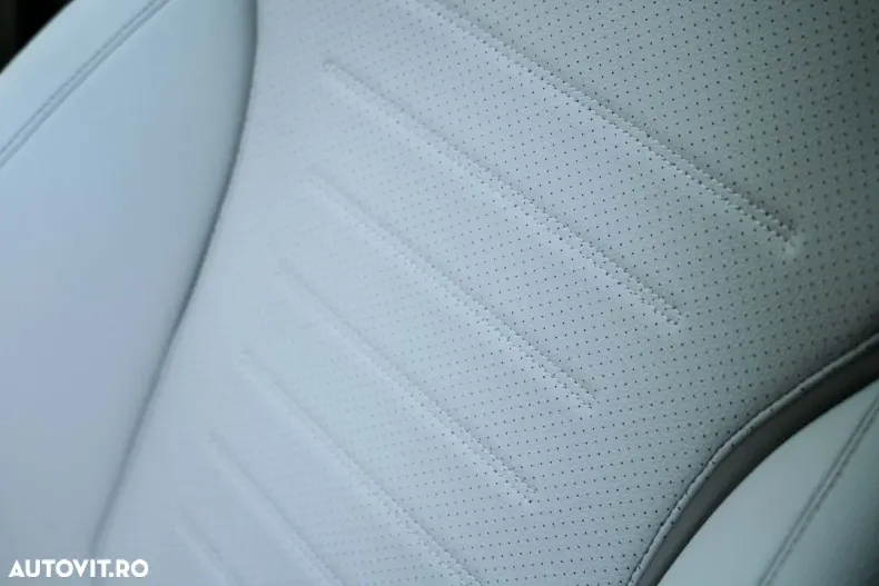 Mercedes-Benz C din 2025 cu 3.000 km - oferta MER130174 - foto 11