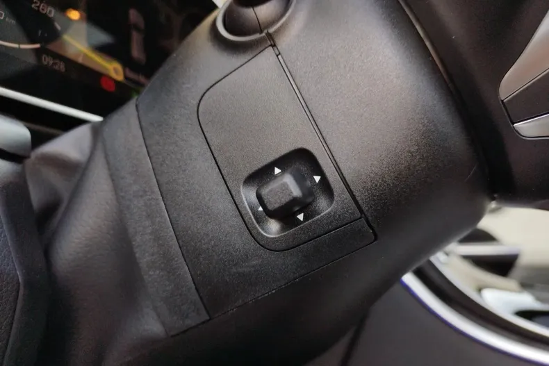 Mercedes-Benz GLC din 2024 cu 6.750 km - oferta MER130182 - foto 20