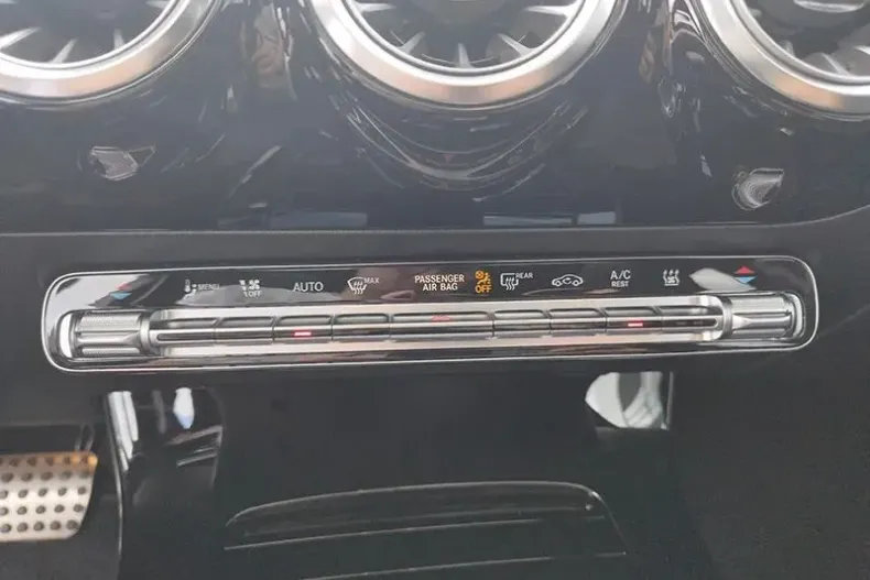 Mercedes-Benz A din 2023 cu 31.850 km - oferta MER130189 - foto 12