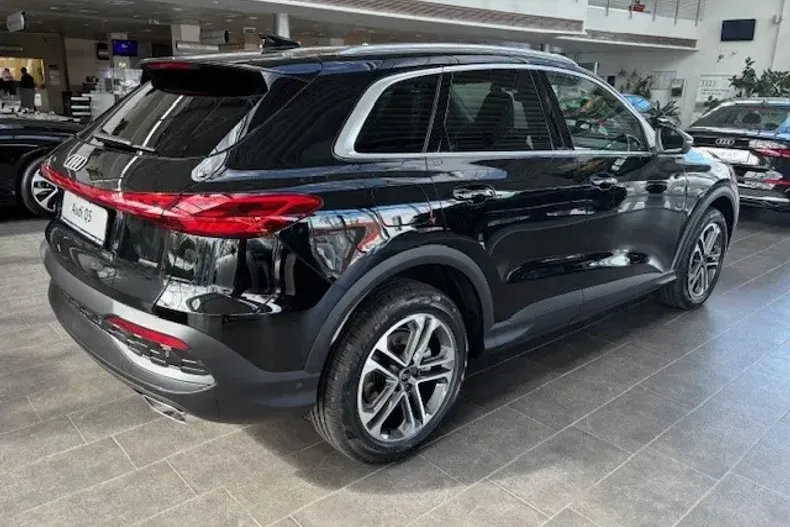 Audi Q5 din 2025 cu 1 km - oferta AUD130198 - foto 4