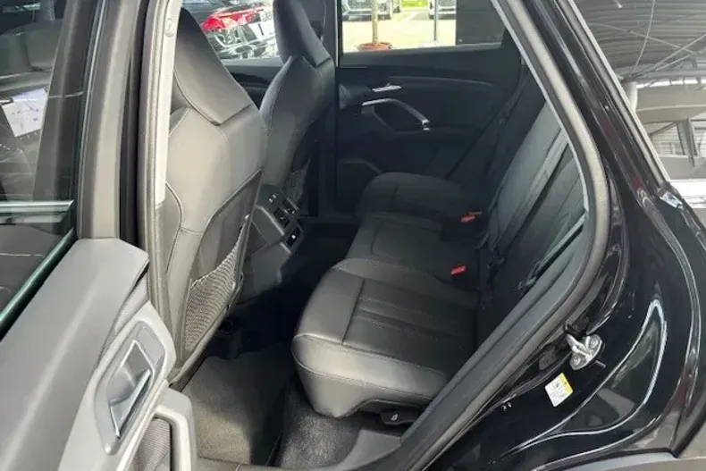 Audi Q5 din 2025 cu 1 km - oferta AUD130198 - foto 8