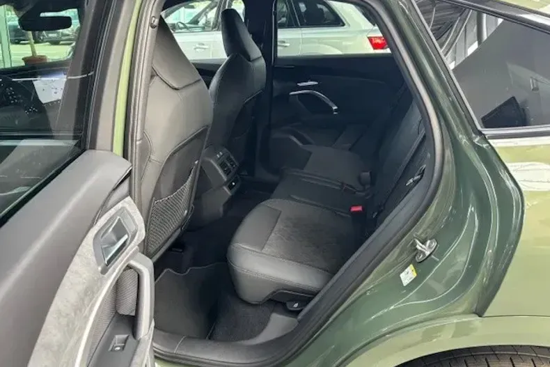 Audi Q5 din 2025 cu 1 km - oferta AUD130203 - foto 8