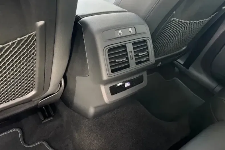 Audi Q5 din 2025 cu 1 km - oferta AUD130203 - foto 9