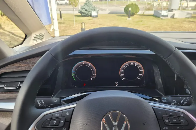 Volkswagen Multivan din 2025 cu 10 km - oferta VOL130205 - foto 12