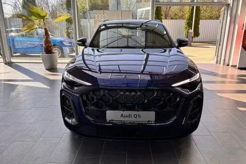 Audi Q5 din 2025 cu 2.100 km - oferta AUD130211 - foto 1