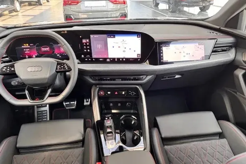 Audi Q5 din 2025 cu 2.100 km - oferta AUD130211 - foto 5